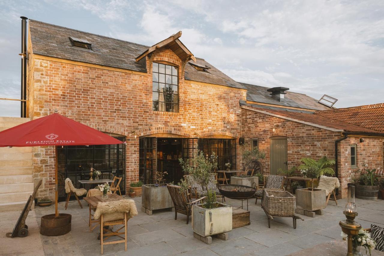 Outbuildings Dorset Hotel Брайдпорт Екстериор снимка