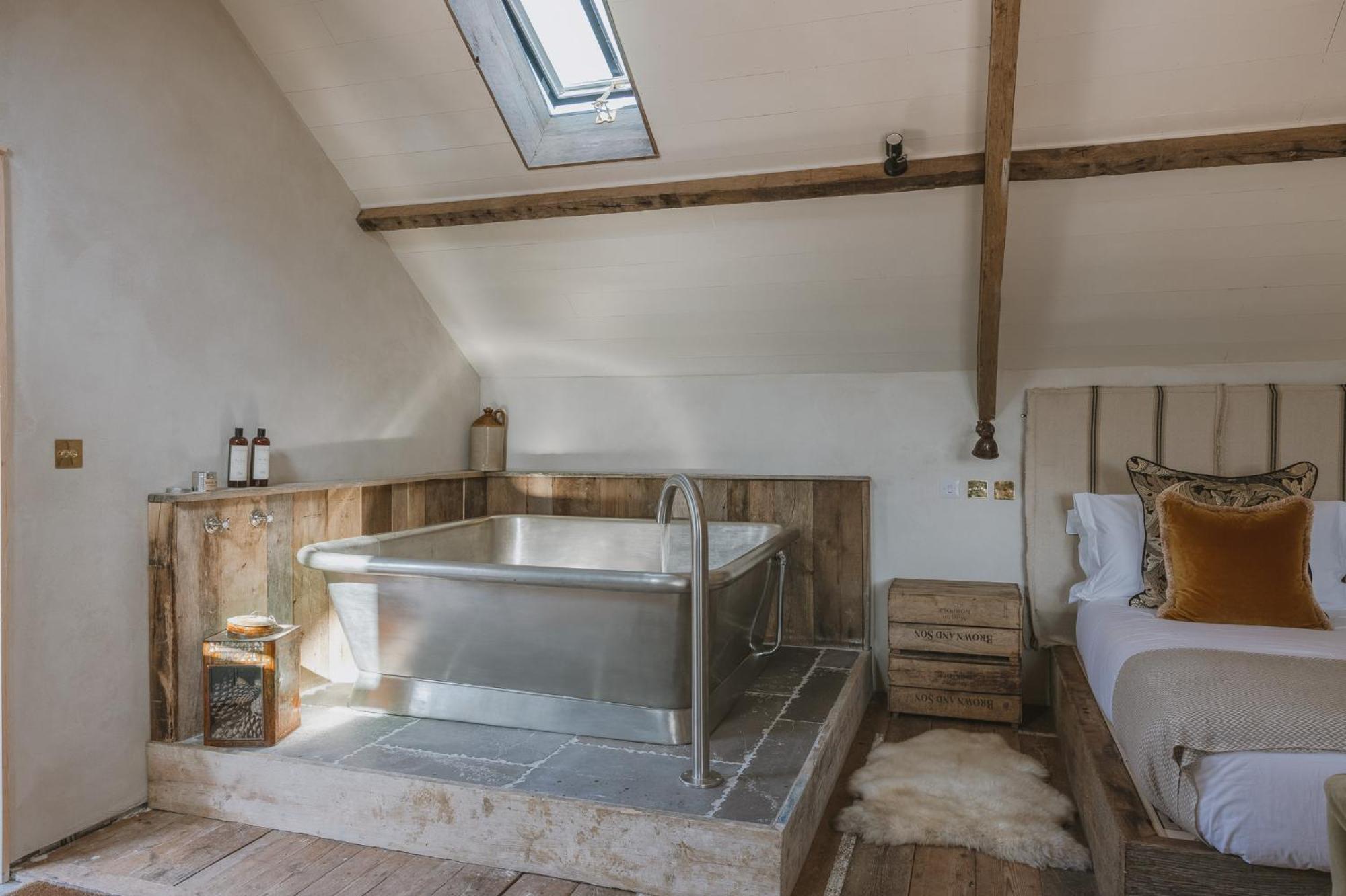 Outbuildings Dorset Hotel Брайдпорт Екстериор снимка