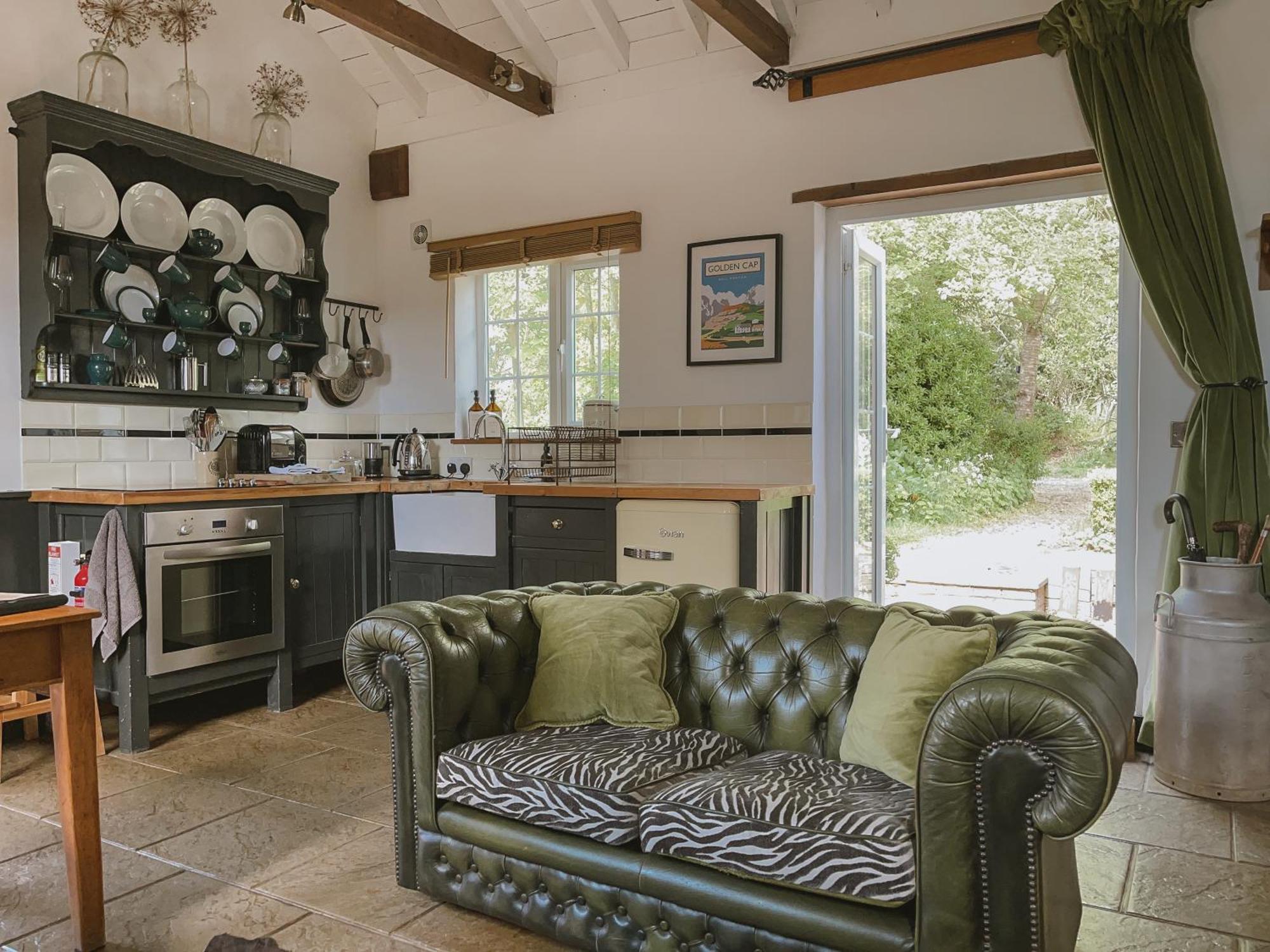 Outbuildings Dorset Hotel Брайдпорт Екстериор снимка