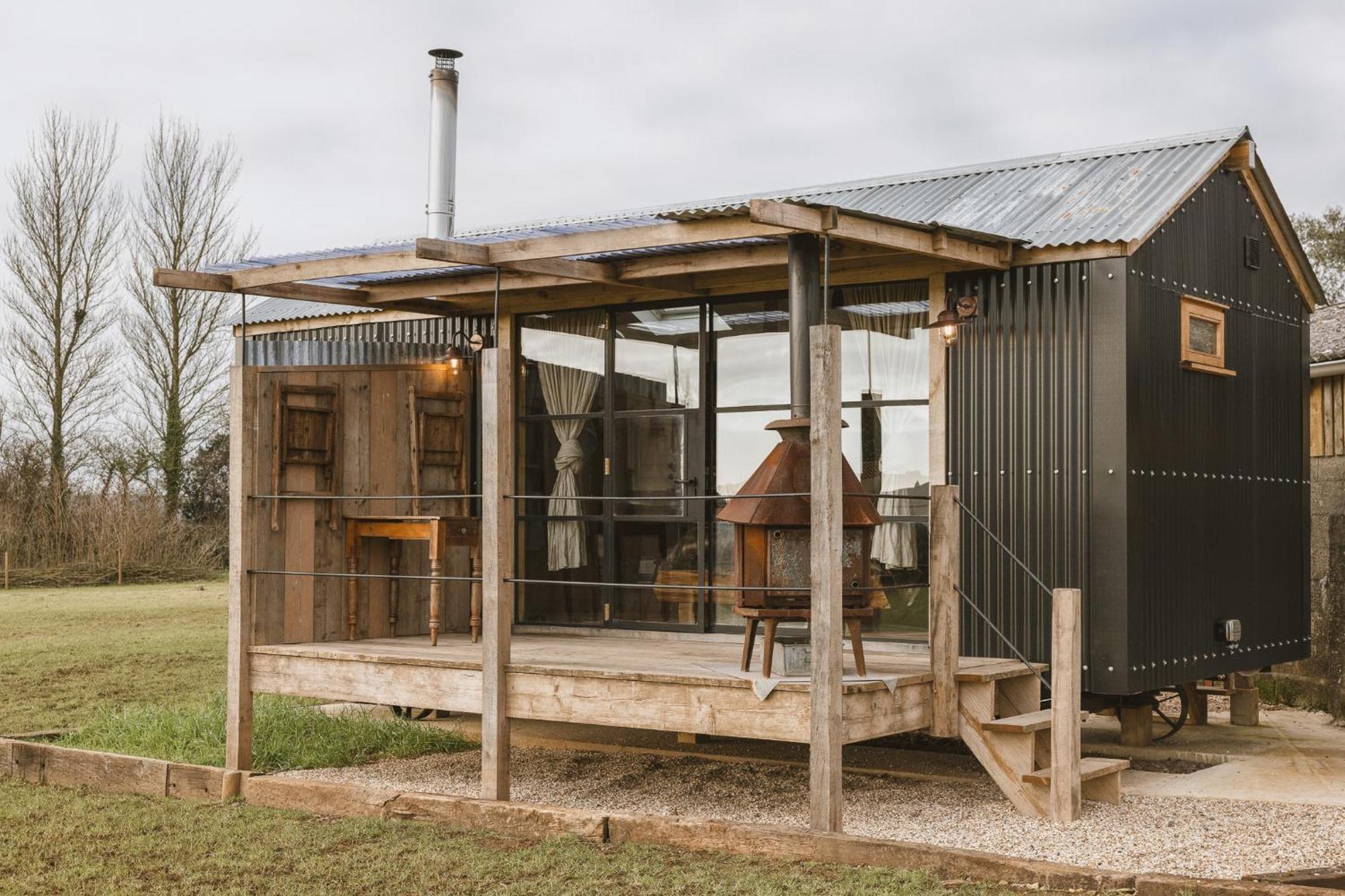Outbuildings Dorset Hotel Брайдпорт Екстериор снимка