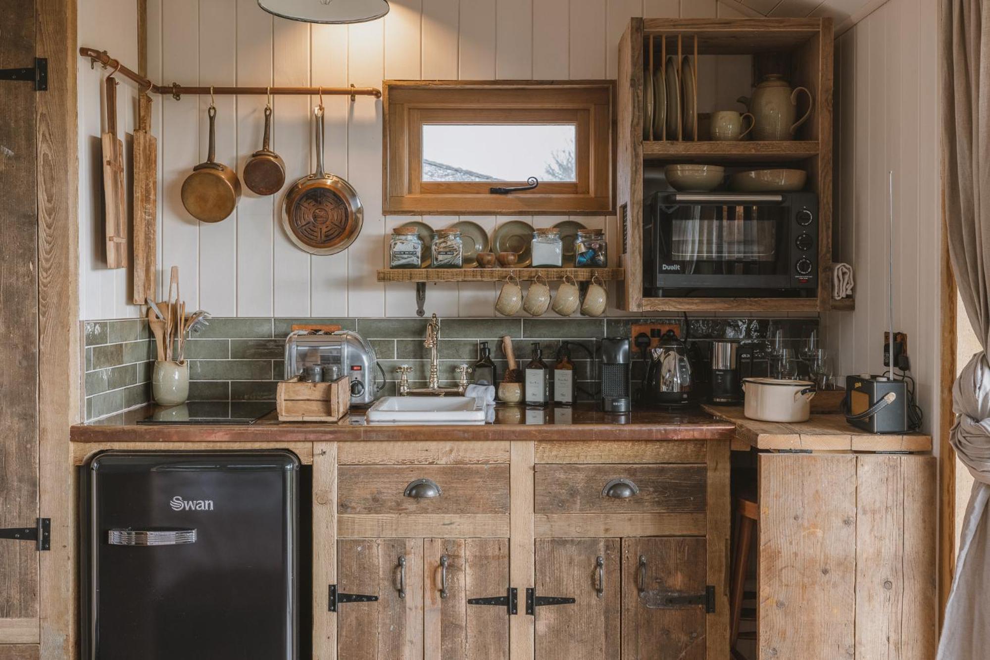 Outbuildings Dorset Hotel Брайдпорт Екстериор снимка