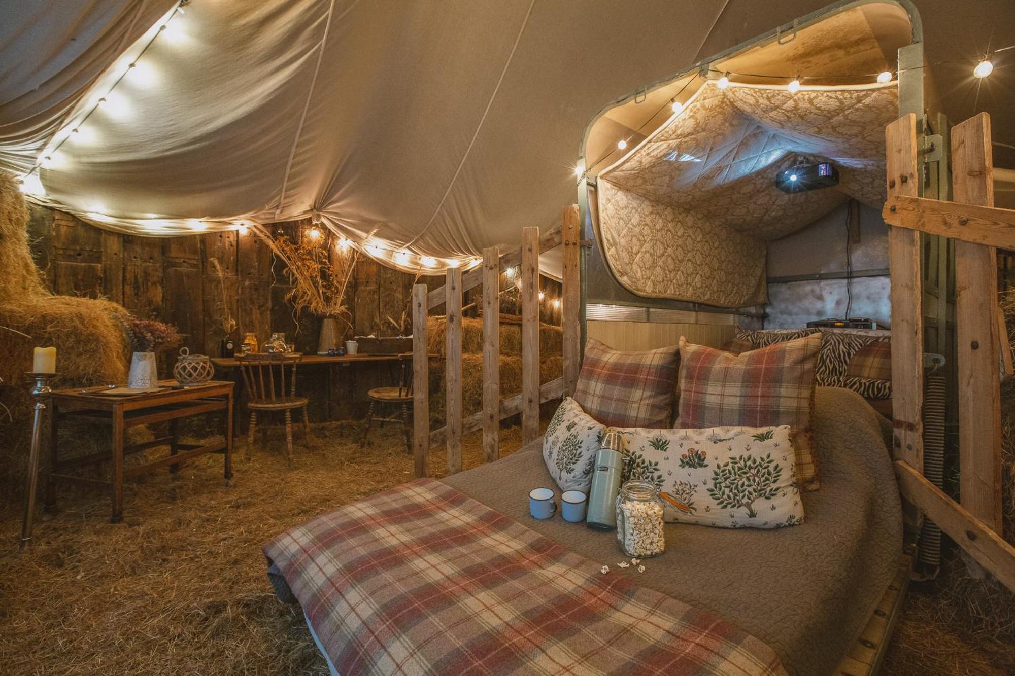 Outbuildings Dorset Hotel Брайдпорт Екстериор снимка
