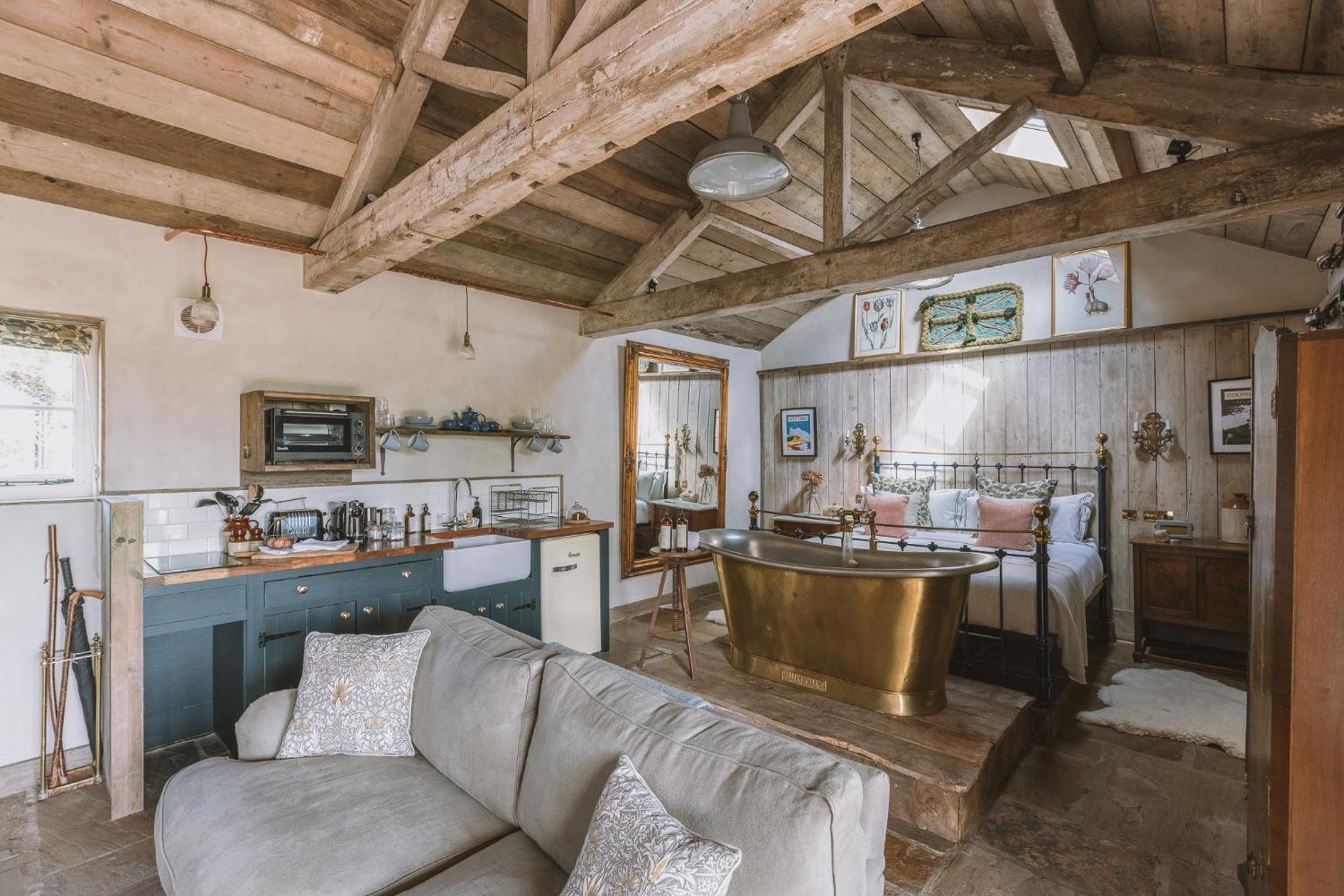 Outbuildings Dorset Hotel Брайдпорт Екстериор снимка