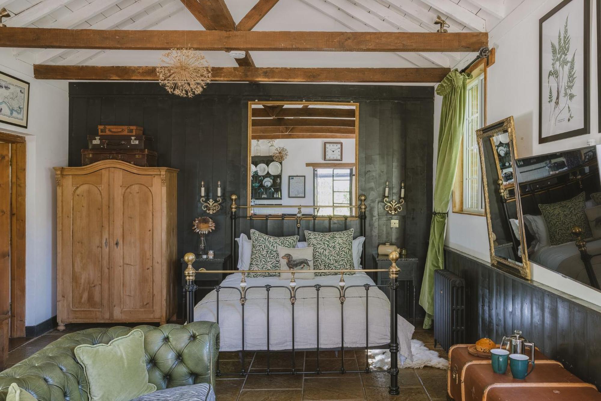 Outbuildings Dorset Hotel Брайдпорт Екстериор снимка