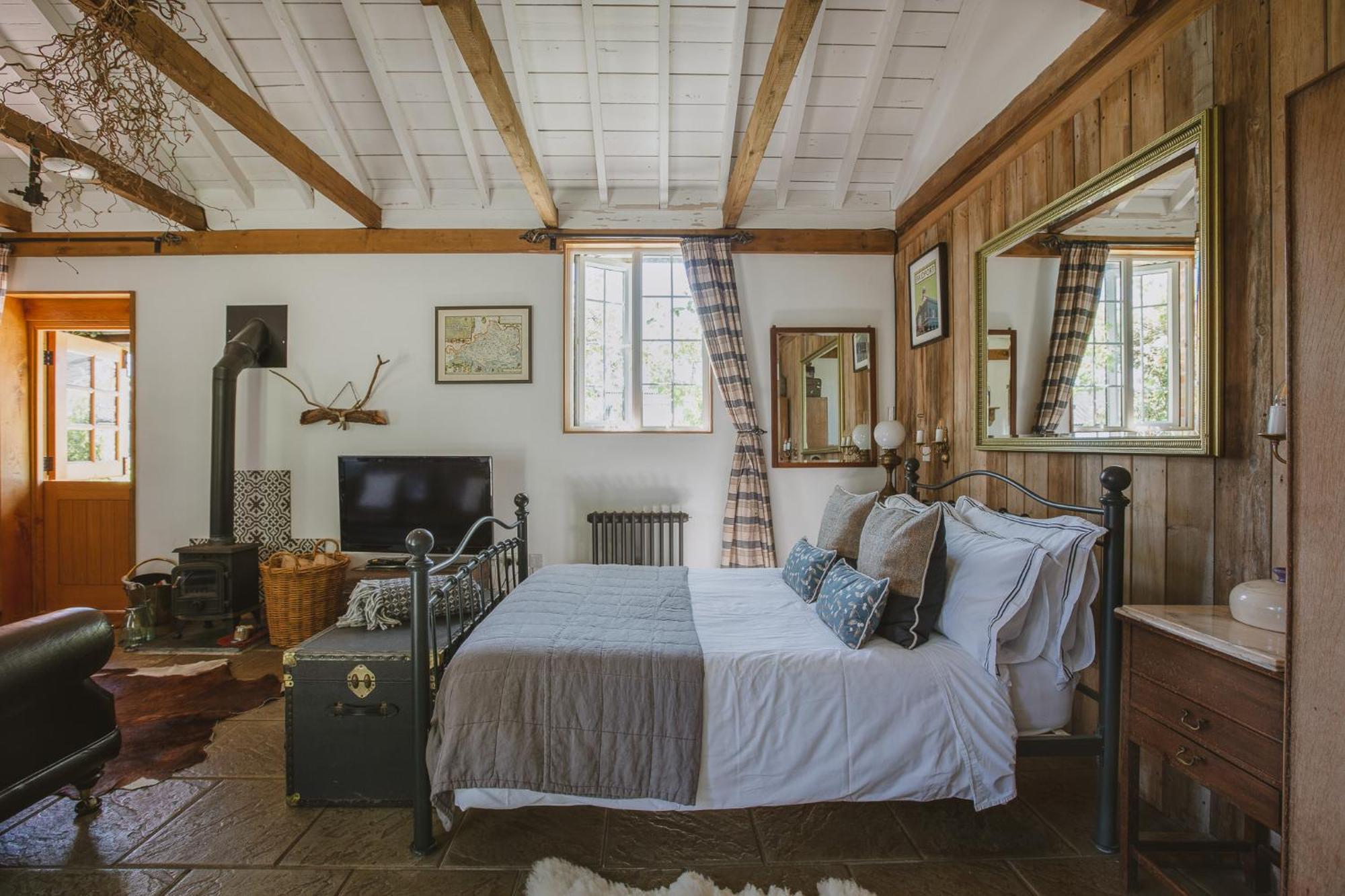 Outbuildings Dorset Hotel Брайдпорт Екстериор снимка