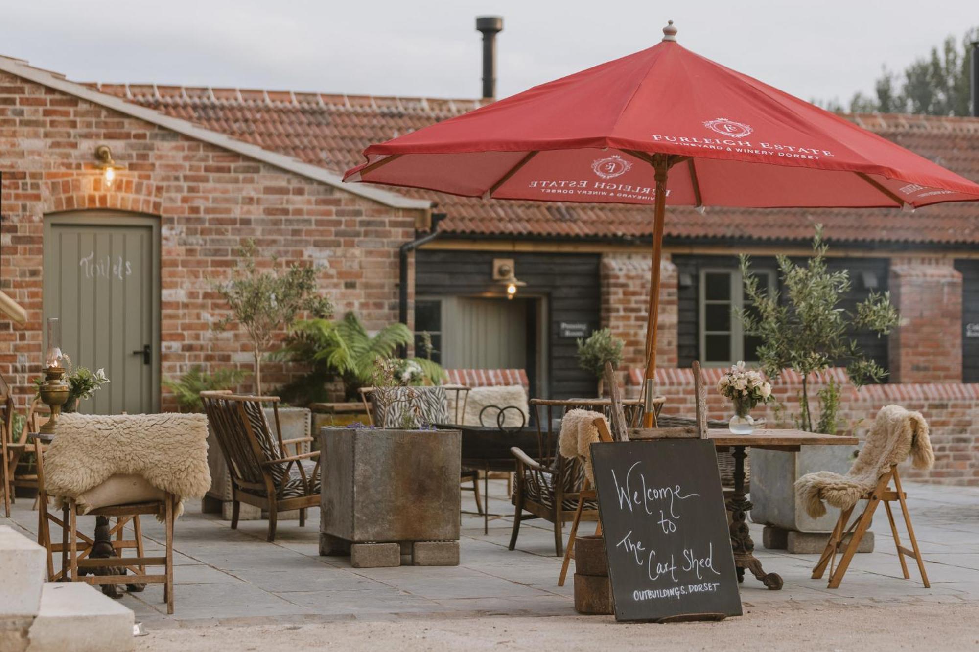 Outbuildings Dorset Hotel Брайдпорт Екстериор снимка