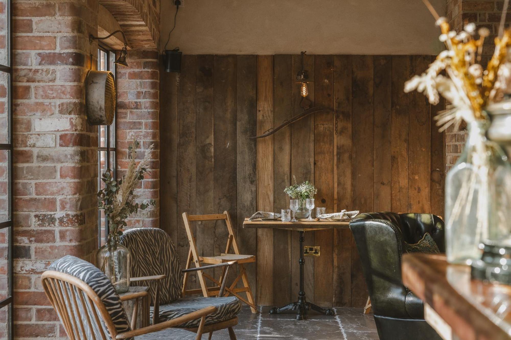 Outbuildings Dorset Hotel Брайдпорт Екстериор снимка